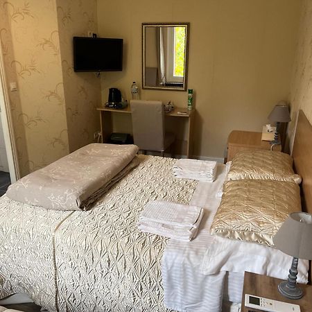 Le Pontet Bed & Breakfast Miramont-de-Guyenne ภายนอก รูปภาพ
