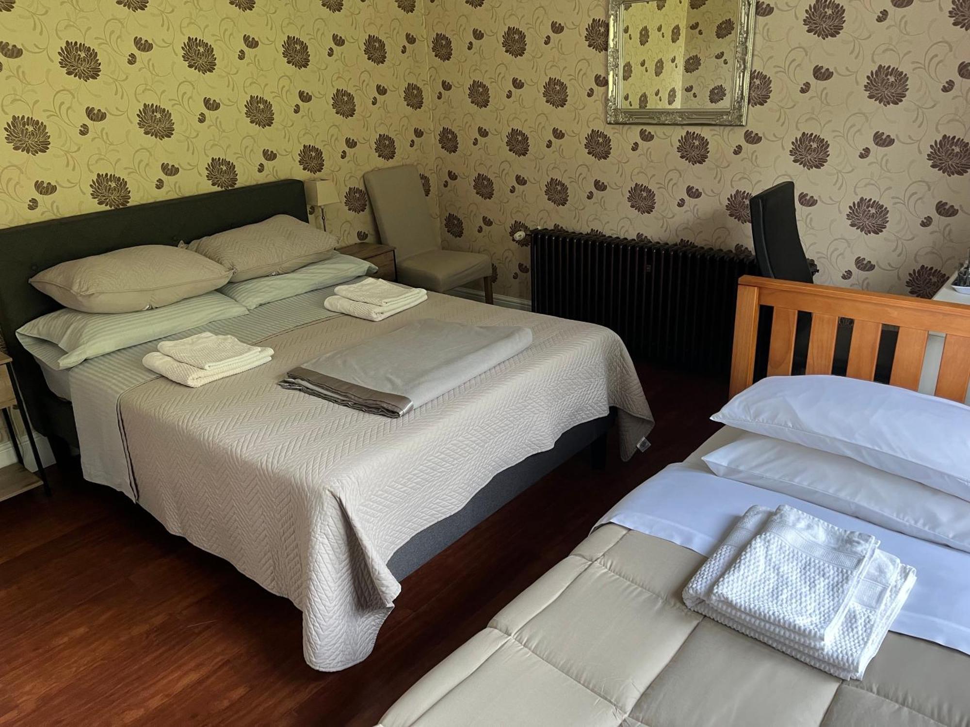 Le Pontet Bed & Breakfast Miramont-de-Guyenne ภายนอก รูปภาพ